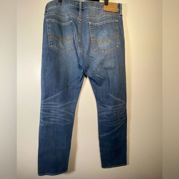 American Eagle Outfitters Other - Classic American Eagle Outfitters Relaxed Jeans